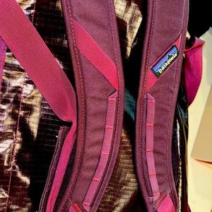 Large patagonia duffle bag in wine